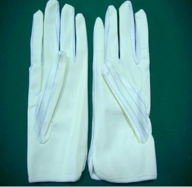 Găng tay thái hạt lựu vô trùng